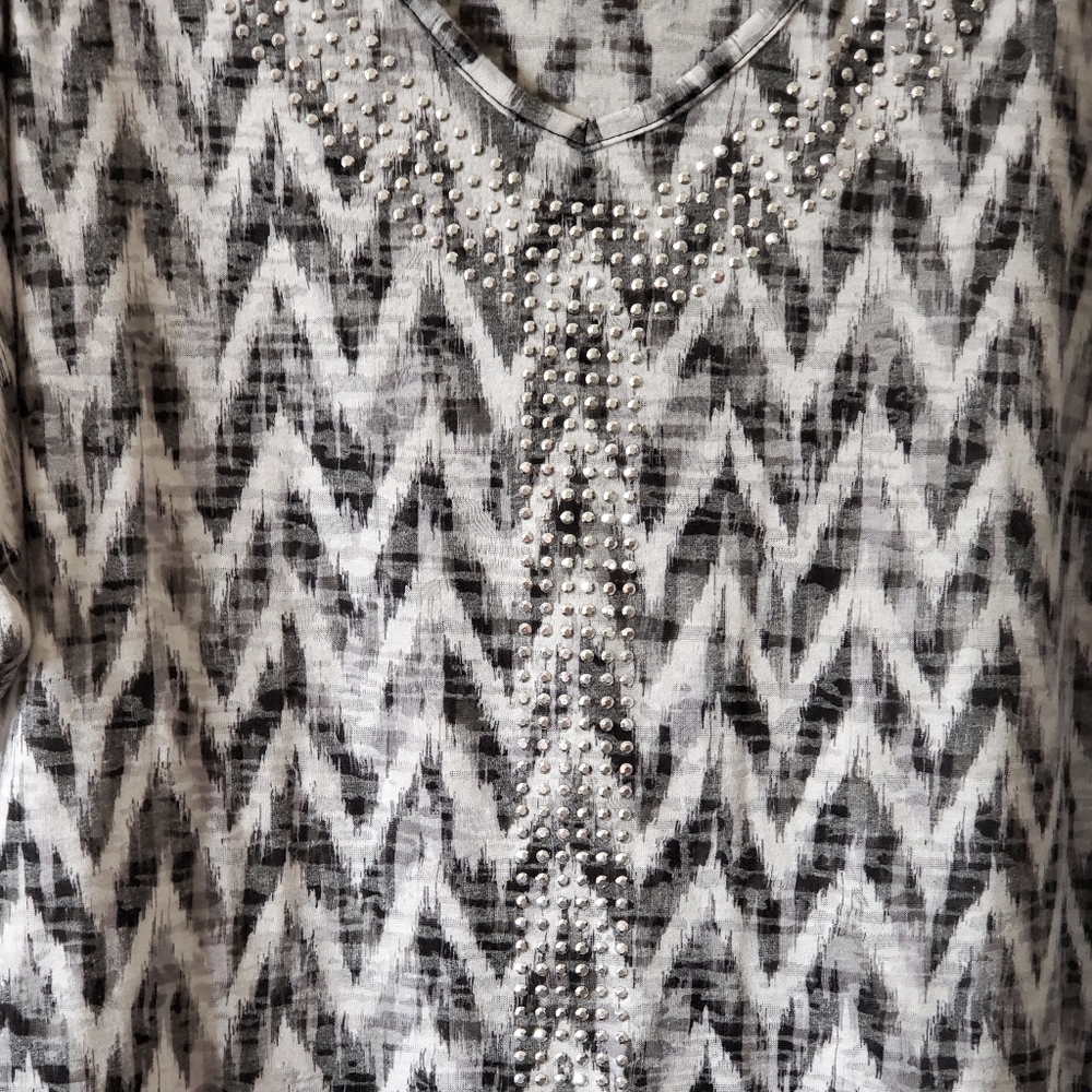 Cold Shoulder Top - Picture 5 of 9